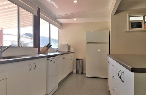 Lancelin House | Ideal Location close to shopping area and bakery
