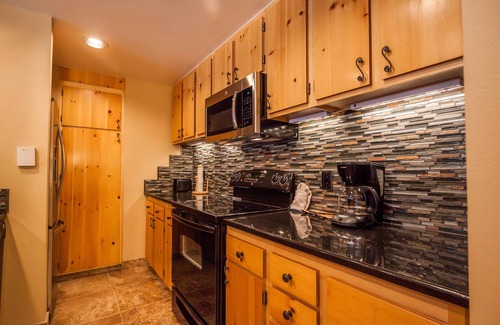 Lakeside Village Condo | Ideal Location in Keystone: 10 mins Walk to Lifts, Steps to Shops and Lake!