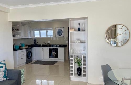 Mouille Point Apartment | Ideal location, Mouille Point