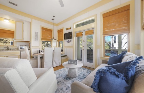 Seaside Cottage | Ideal location! Just a Short Walk to Town and Beach in Seaside, FL + 2 Bikes!
