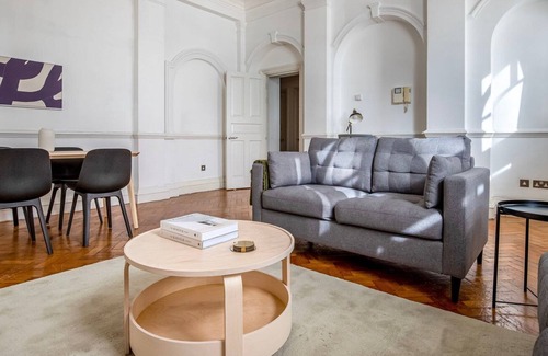 Riverside Apartment | Ideal London Bridge 2BR w/ Roof Terrace, nr Hospital, by Blueground