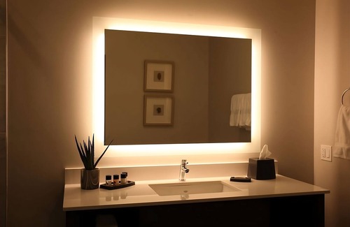 Winters Hotel | Ideal Mix of Comfort and Value! Three Units with Free Parking, Pet-friendly!