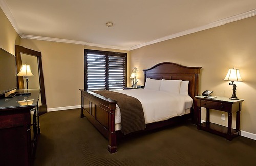 Cupertino Hotel | Ideal Mix of Comfort and Value! Free Parking and Breakfast, Onsite Pool