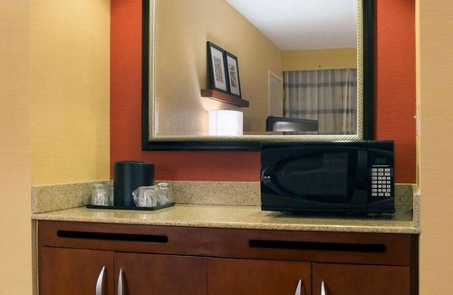 Mayo Clinic Hotel | Ideal Mix of Comfort and Value! Close to Fountain Hills Botanical Garden