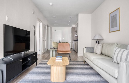 Mountain View Apartment | Ideal Mountain View 1BR w/Pool, Gym & W/D, near 280 & 101, by Blueground