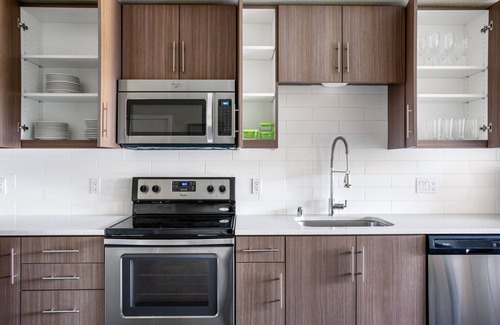 Mountain View Apartment | Ideal Mountain View 2BR w/Gym, Pool, Garden, near Dining, by Blueground