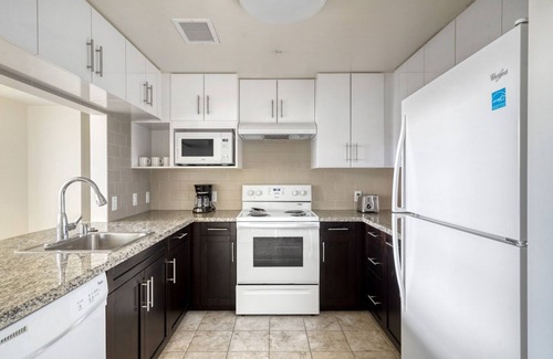 Evergreen Park Apartment | Ideal Palo Alto 2BR w/W/D, Pool & Spa, walk to Pinterest, by Blueground