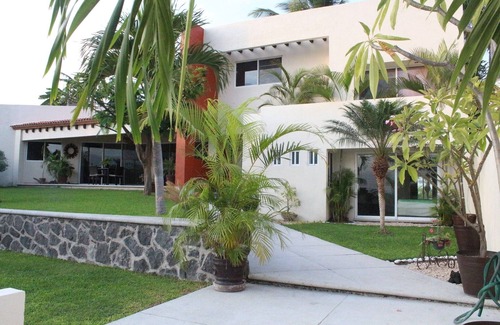 Burgos Bugambilias House | Ideal para descansar y divertirse con la familia o con amigos.