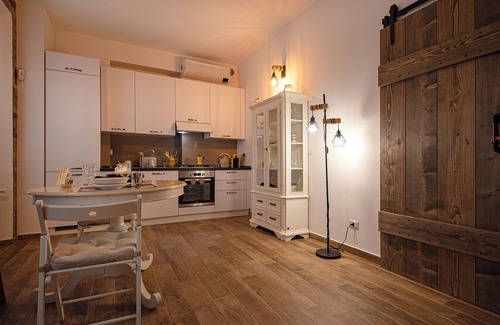 Certosa Apartment | Ideal Rent - Catullo 9