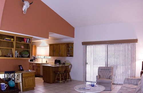 Sun City West House | Ideal sanctuary to celebrate the holidays!