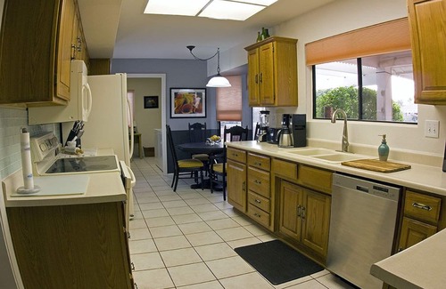 Sun City West House | Ideal sanctuary to celebrate the holidays!
