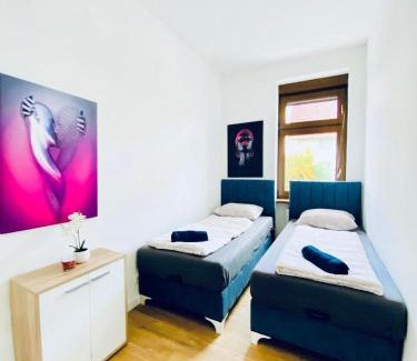 Grinzing Apartment | Ideal Shared 3BR for 6 Guests, 15 Min from Stammersdorf