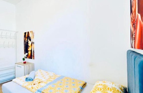 Grinzing Apartment | Ideal Shared 3BR for 6 Guests, 15 Min from Stammersdorf