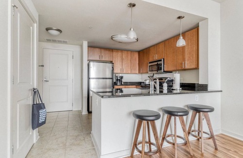 Downtown Apartment | Ideal Silver Spring 1BR, nr Shopping Center, Subway & Bars, by Blueground