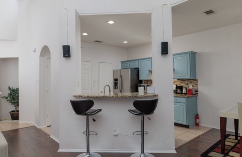 Euless House | Ideal Spot for Work or Leisure — Walk Everywhere!
