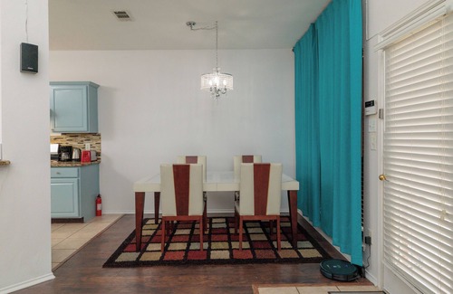 Euless House | Ideal Spot for Work or Leisure — Walk Everywhere!