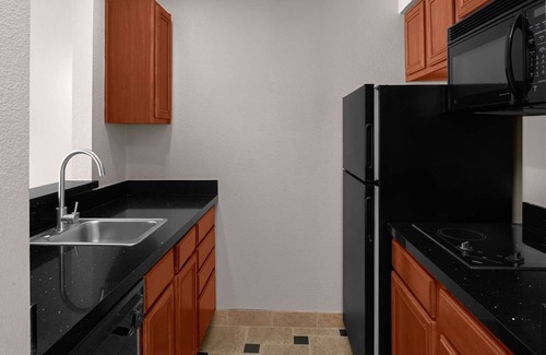 East Roseville Parkway House | Ideal Suite Perfect for Extended Stays, Families, & Business Travelers!