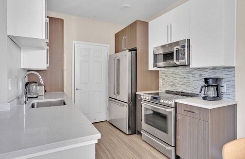 Sunnyvale Apartment | Ideal Sunnyvale 1BR w/Pool, W/D, Gym, near 101 & 237, by Blueground