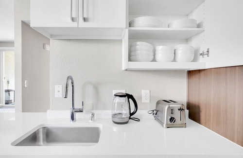 Sunnyvale Apartment | Ideal Sunnyvale 1BR w/Pool, W/D, Gym, near 101 & 237, by Blueground