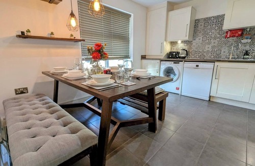 Manchester House | IdealForWorkStay|5Bedroom|PrvParking|FreeWifi|Discount
