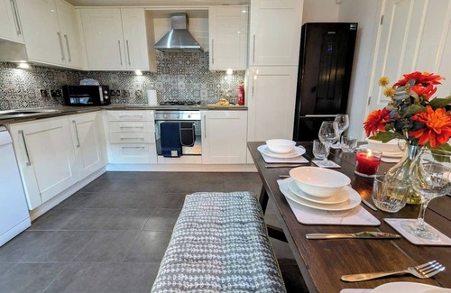 Manchester House | IdealForWorkStay|5Bedroom|PrvParking|FreeWifi|Discount