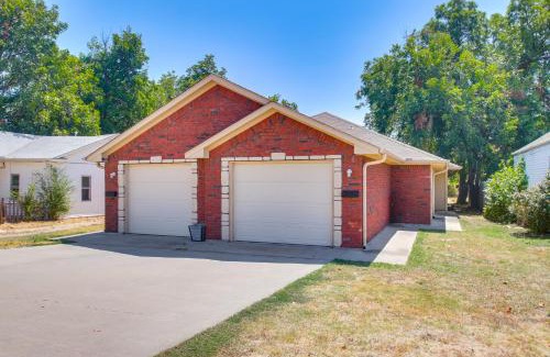 Lawton House | Ideally Located Lawton Retreat 4 Mi to Fort Sill!