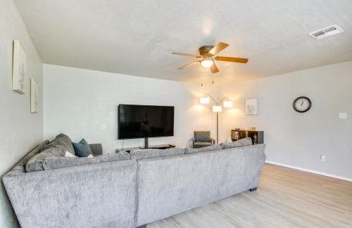 Lawton House | Ideally Located Lawton Retreat 4 Mi to Fort Sill!