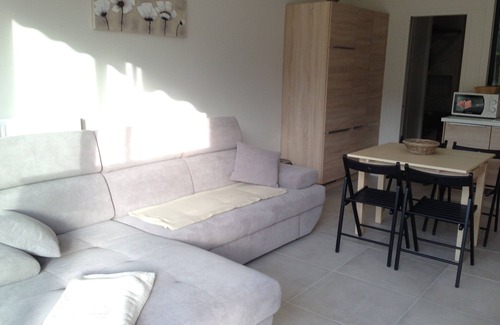 Aix-les-Bains Apartment | Ideally located on the harbor in the fresh air of the lake! perfect to accommodate 4