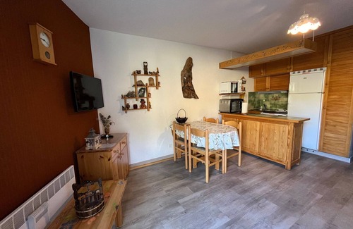 Le Super-Sauze Apartment | Ideally Located Studio in Les Cimes Residence at Super-Sauze, Ski-In/Ski-Out