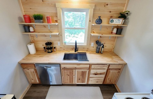 Idlewild Cabin | Idle-in-the-Wild Secluded Cabin-Hot Tub, Wi-Fi