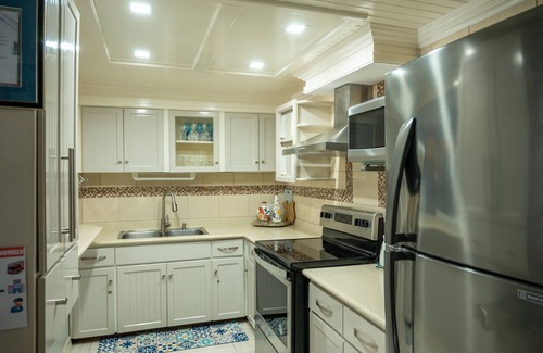 Montego Bay Apartment | "Idle Time on the Bay". Visually Charming and newly refurbished apartment