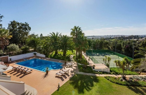Meia Praia Villa | Idyllic Algarve Retreat with Pool and Mini-golf