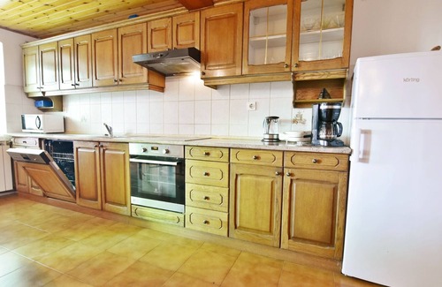 Katoro Apartment | Idyllic apartment in Katoro, near the beach, large garden, parking