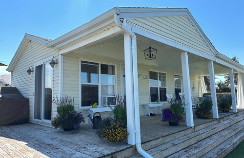 Sherbrooke Cottage | Idyllic Beach House