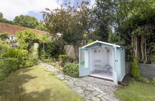 Zeals House | Idyllic Cottage in Dorset Garden & Parking