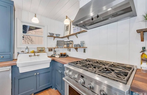 Zephyr Cove House | Idyllic Cottage in Marla Bay. Monthly/Seasonal Rental; Booked for summer 2024.