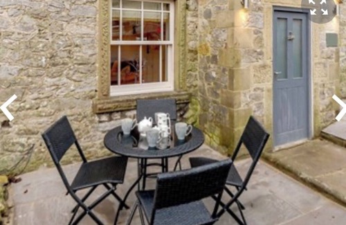 Carsington House | Idyllic cottage with private hot tub in picturesque village in the Peak District
