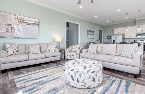 Dauphin Island House | Idyllic, dog-friendly Bay Front Island home with pool, Gulf view & large decks