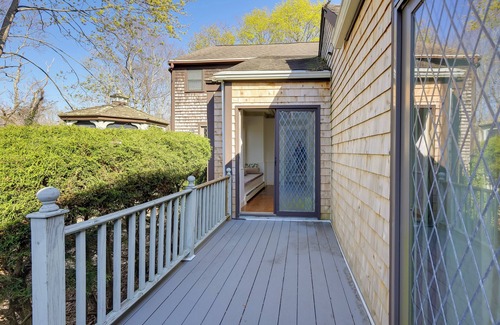 East Sandwich Cottage | Idyllic Escape w/Deck in East Sandwich!