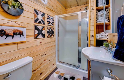 Oscoda Cabin | Idyllic 'Finn's Retreat' - Walk to Lake Huron