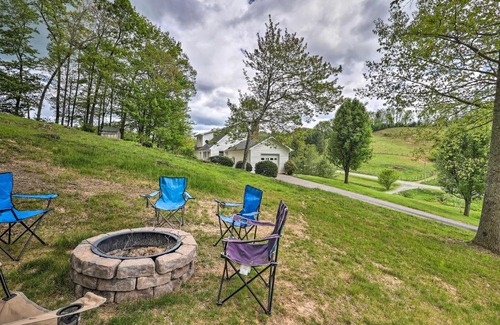 Fleetwood House | Idyllic Fleetwood Farmhouse with Fire Pit and BBQ