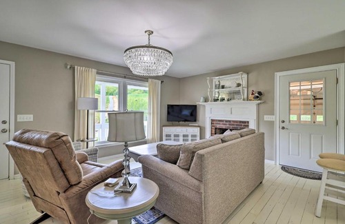 Fleetwood House | Idyllic Fleetwood Farmhouse with Fire Pit and BBQ