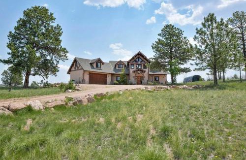 Florissant House | Idyllic Florissant Cabin with Patio and Hot Tub!