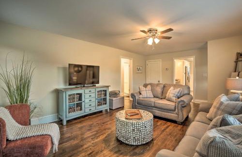 Athens House | Idyllic Getaway with Deck about 4 Mi to Dtwn Athens