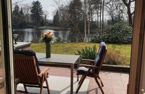 Grabstederfeld Cottage | Idyllic house with 85 sqm of living space right on the lake with optional hot tub