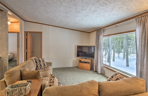 Interlochen Cabin | Idyllic Interlochen Cabin w/ Dock on Green Lake