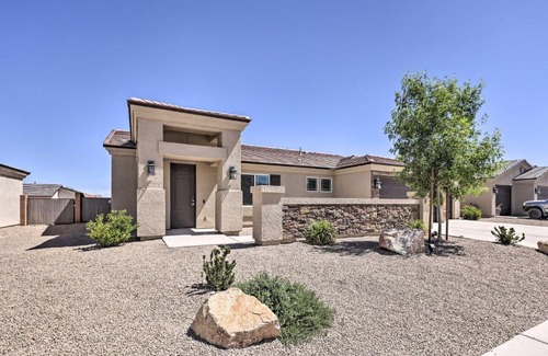 Kingman House | Idyllic Kingman Retreat with Yard - Near Hiking