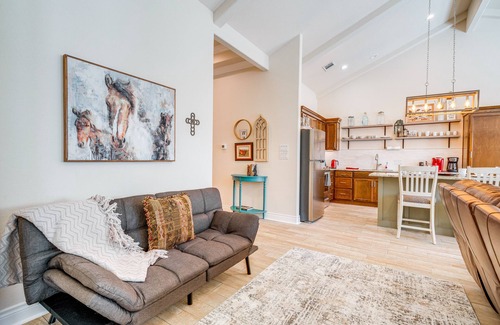 Highland Lake Estates House | Idyllic Lago Vista Home < 1 Mi to Lake Travis!