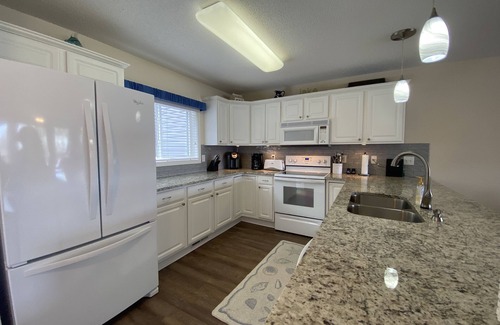 La Follette Condo | Idyllic Lake Front Condo for perfect peace & happiness
