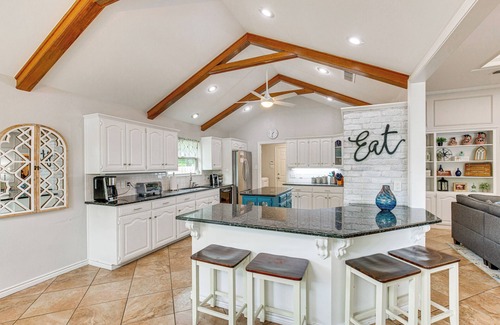Smith County House | Idyllic Lakefront Retreat w/Dock & Boat House!